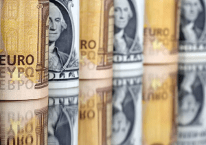 Благ раст на еврото и стабилизација на доларот