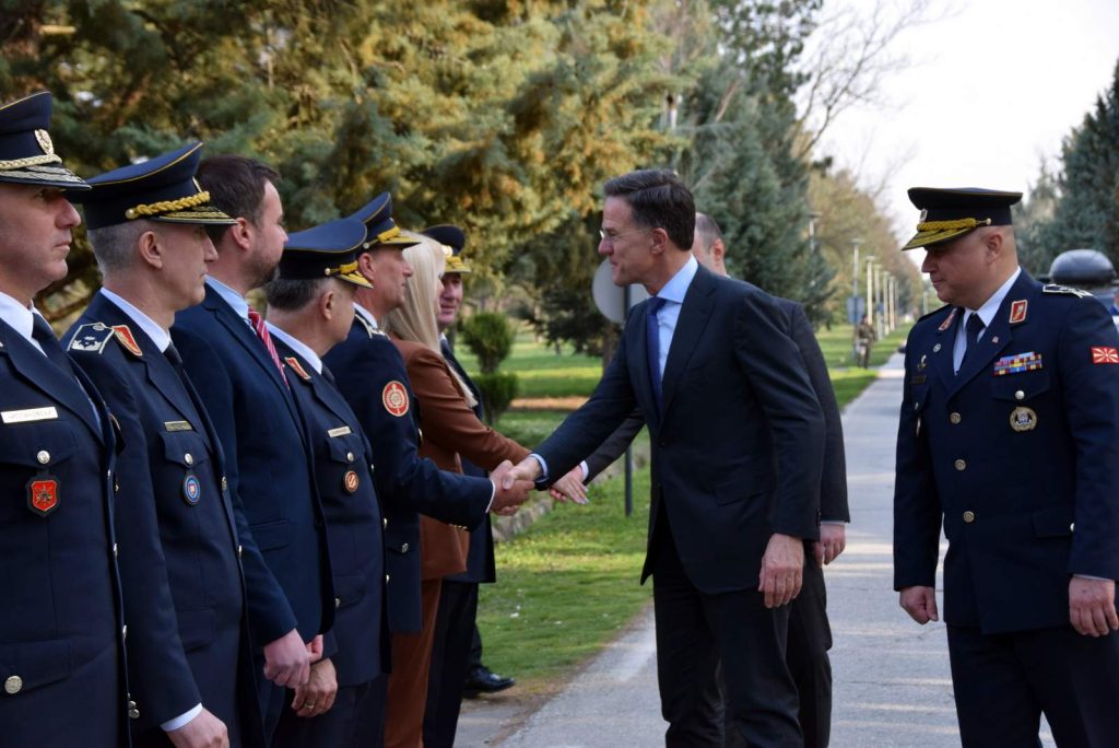 Генералниот секретар на НАТО Марк Руте во посета на Армијата