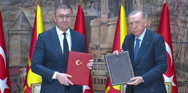 Мицкоски очекува Ердоган наскоро да дојде во Скопје
