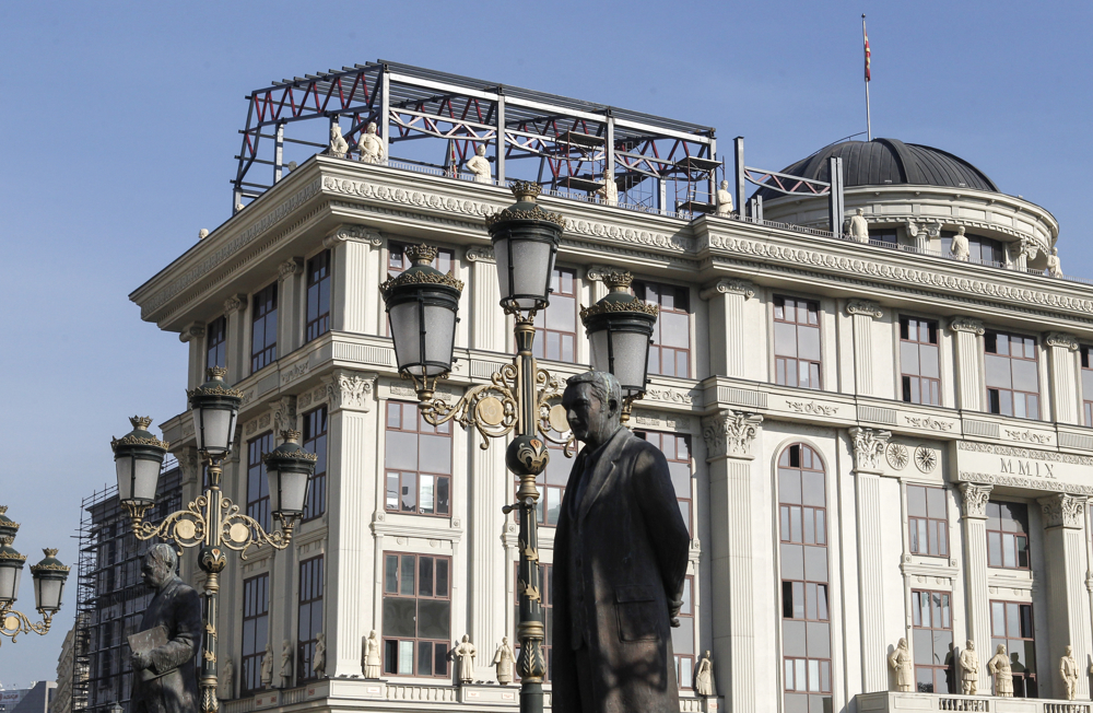 Над 400 македонски граѓани чекаат евакуација од Иран, ОАЕ и Катар