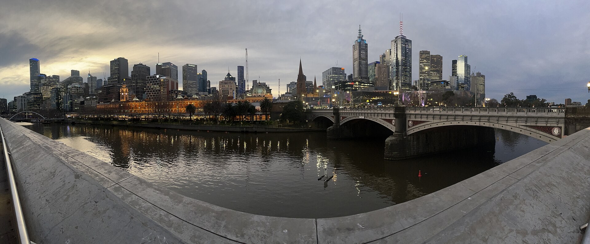 ДАЛИ РАНГИРАЊАТА НА ГРАДОВИ НАВИСТИНА ГО ОТКРИВААТ НАЈДОБРИОТ: Мелбурн прогласен за Број 1, но што стои зад ласкавата титула?