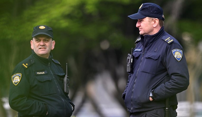 Во Госпиќ, ги претепал мајка си и баба си до смрт