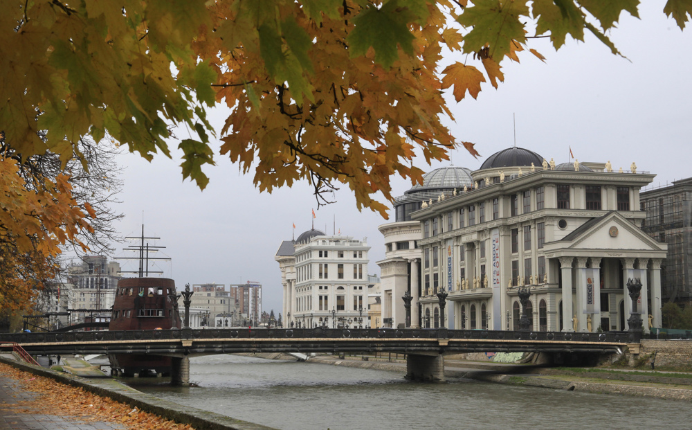 МНР: Се работи на враќање на македонски граѓани од Израел преку Египет, ако треба и со владиниот авион