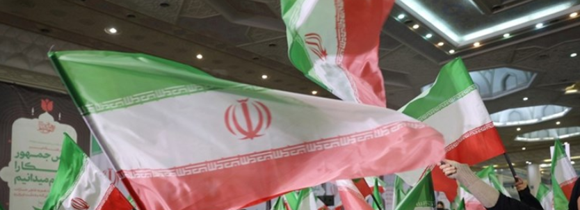 Протести во САД, некои се против напади на Иран, а други ја слават смртта на Хамнеи