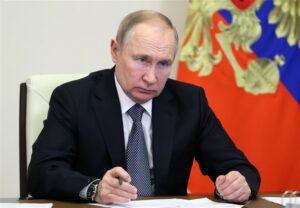 Путин му порача на Иран: Русија е со вас
