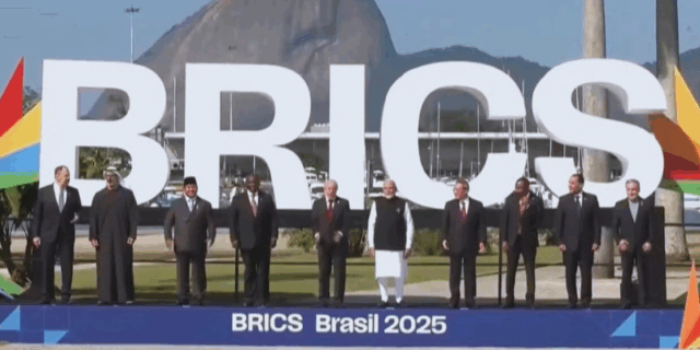 Зошто БРИКС молчи за војната во Иран?