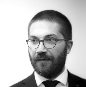 Денес роденден слави нашиот познат оперски пејач Игор Дурловски