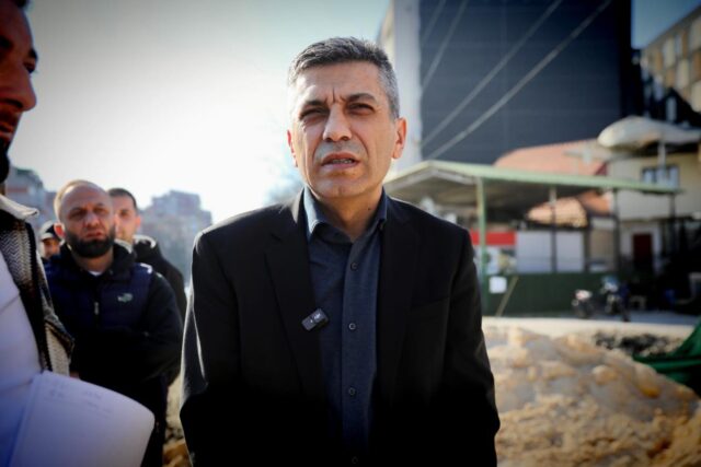 Меџити смета дека Фетаи треба да остане дел од Владата: „Добро си ја врши работата“