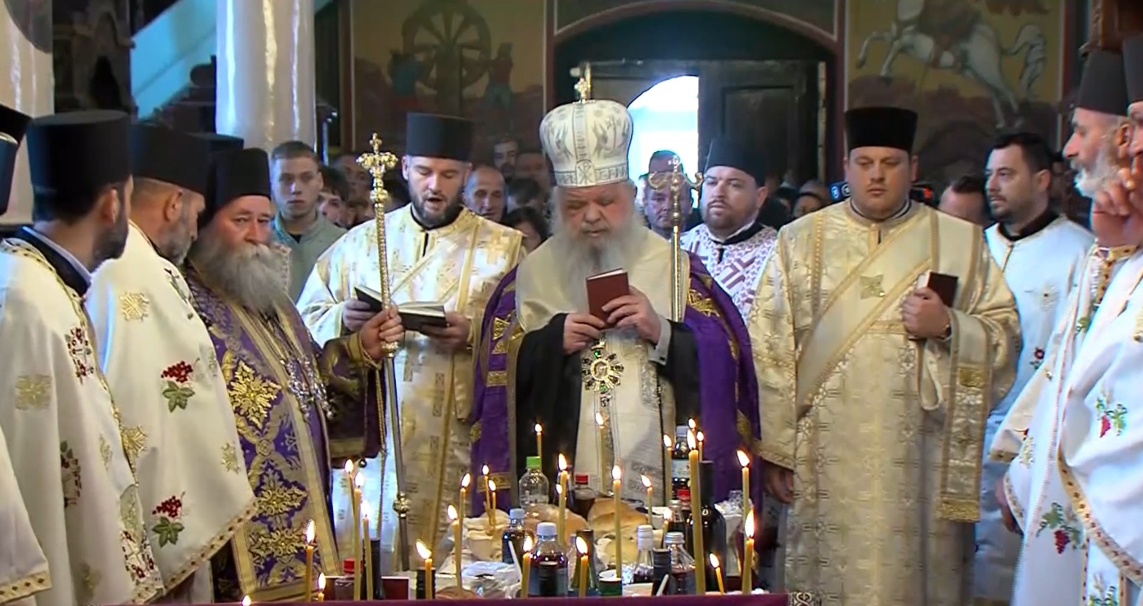 Архијерејски помен за жртвите