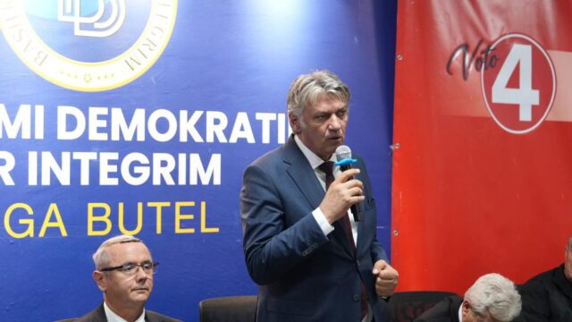 Ваква влада мора да падне што е можно поскоро, смета Села