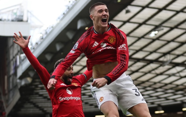 Манчестер јунајтед игра како во старите добри времиња (Видео)