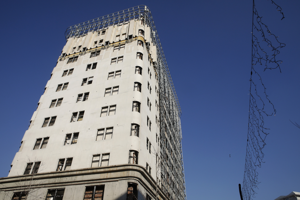 Левица: И директор во ЕСМ и советник во Скопје – Илјази тврди „нема случај“ но, законот го вели спротивното