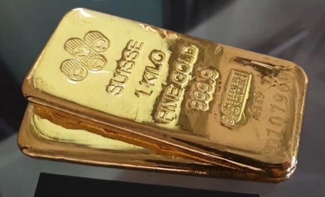 Зошто цената на златото не се промени драматично поради војната во Иран?