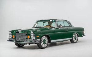 Mercedes 280SE со AMG V8 е малку поинаков рестомод