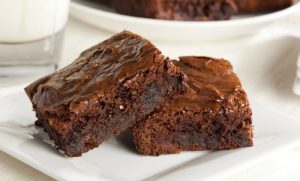 (Рецепт) ПОСЕН ЧОКОЛАДЕН КОЛАЧ: Направен од најевтините состојки