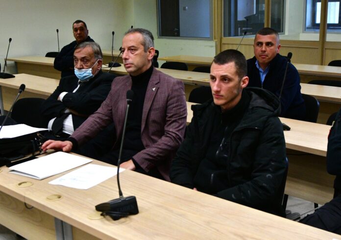 Стојанче Јовановски во судница вртеше со главата не согласувајќи се со грозните обвиненија