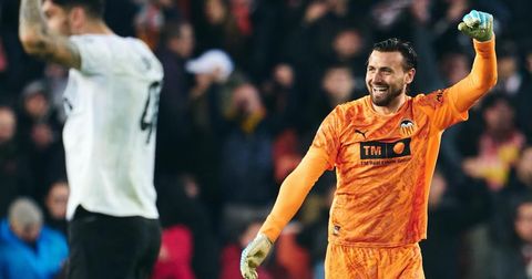 ВИДЕО: Димитриевски со „чиста мрежа“ во победата на Валенсија кај Севиља