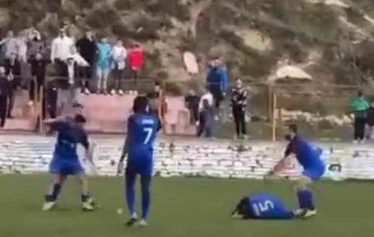 Албански фудбалер заслужи Оскар за ваква глума! (ВИДЕО)