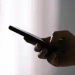 Грешка што многу луѓе ја прават штом ќе ги отворат очите наутро: Кардиолозите предупредуваат