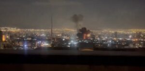 ВИДЕО: Нападнато седиштето на иранската државна телевизија