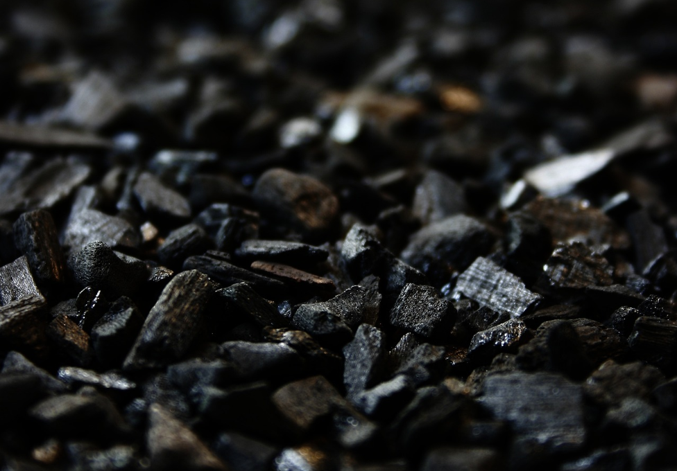 Италија е подготвена да ги рестартира електраните на јаглен ако се влоши кризата во Заливот