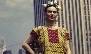 (ФОТО) ЗАЉУБЕТЕ СЕ ВО СЕБЕСИ, ВО ЖИВОТОТ ПА ДУРИ ТОГАШ ВО КОЈ ШТО САКАТЕ: Лекциите од Фрида Кало за љубовта и болката низ 9 прекрасни цитати