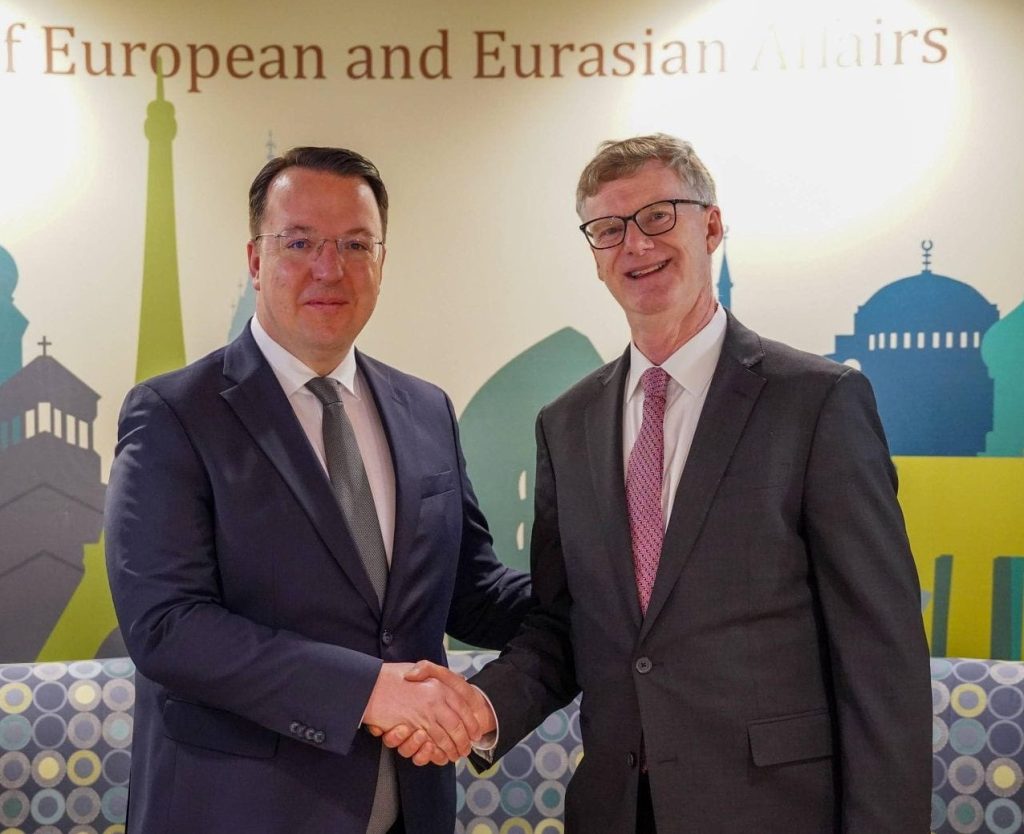 Николоски од Вашингтон: Стратешкото партнерство со САД ги гарантира стабилноста и економскиот просперитет на Македoнија