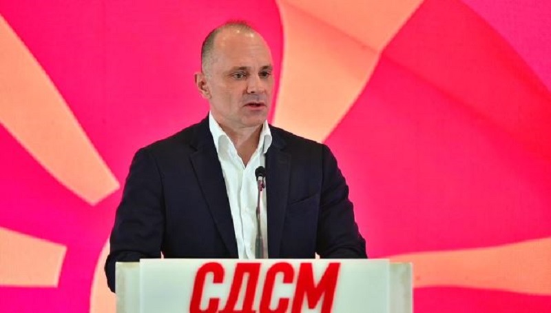 Нема да дозволам никој да го ситни и дели СДСМ одвнатре, вели Филипче