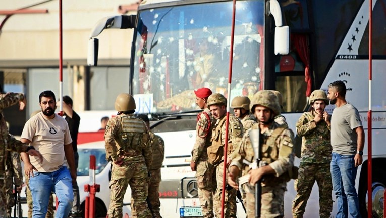 Во израелските воздушен напади во Либан загинаа најмалку 12 медицински работници