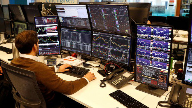 Европските берзи ги чекаат одлуките на големите банки: Пазарите стагнираат поради нестабилните цени на нафтата, златото и пченицата растат