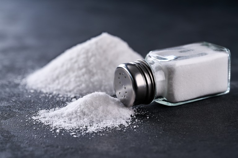 Слушајте ги експертите: Нечистотијата ќе се лизне од тавата кога ја чистите вака, не гледајте ги хемикалиите, другото е подобро.