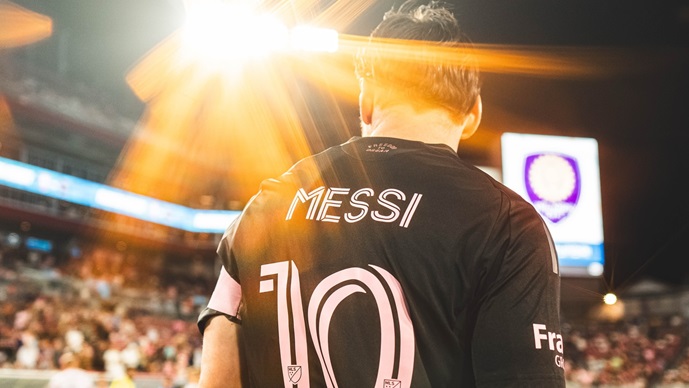 Кој лаже за пропаднатото враќање на Меси во Барселона, Чави или Лапорта?