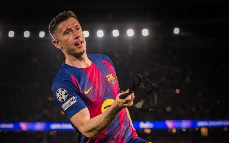 Левандовски постави рекорд во ЛШ и ги остави зад себе Меси и Роналдо