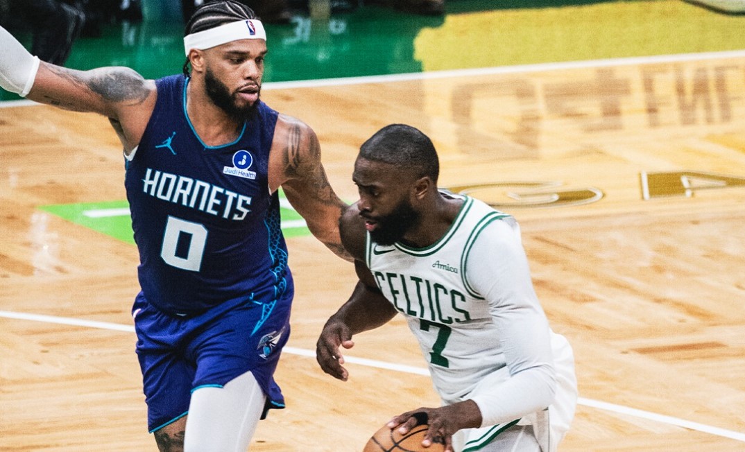 Бостон потфрли, Шарлот убедливо славеше (ВИДЕО)