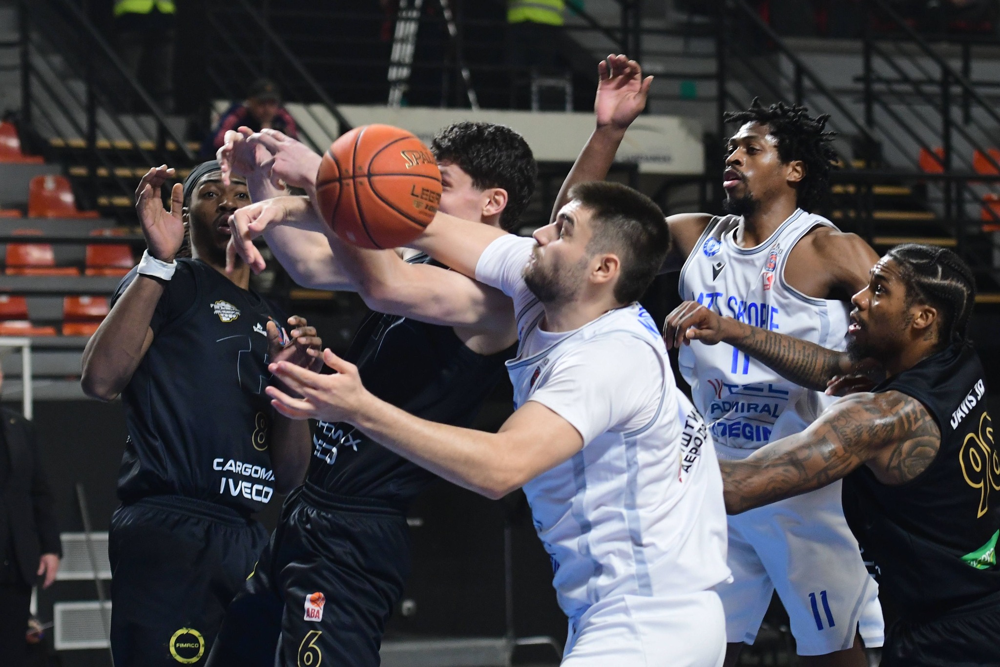 МЗТ Скопје на „мускули“ до победа над Тиквеш, Пелистер ја доби драмата против Гостивар