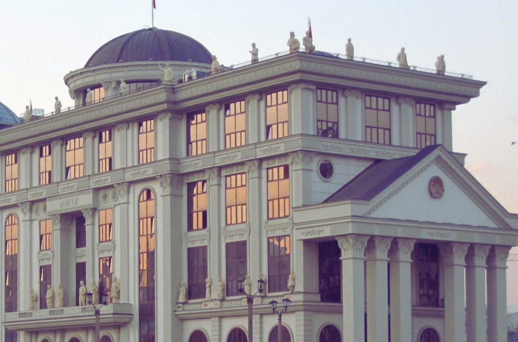 Шестмина Македонци денес ќе бидат пренесени од Израел во Египет, утре со владиниот авион се враќаат дома