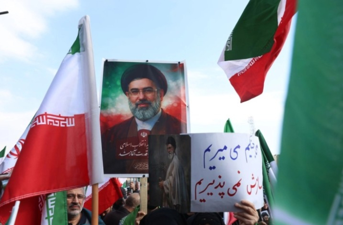 Масовни маршеви во Иран во поддршка на новиот врховен водач