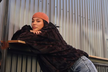 „Потребна беше храброст“: Едита Арадиновиќ проговори за бременоста и врската со таткото на детето