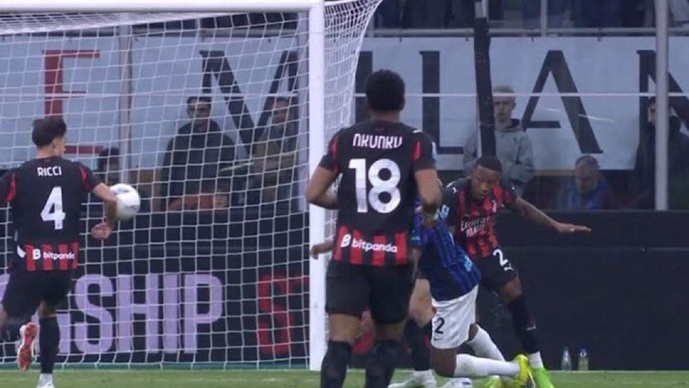 За Роки и судиите нема ништо спорно на дербито Милан-Интер, три причини зошто нема пенал за раката на Ричи