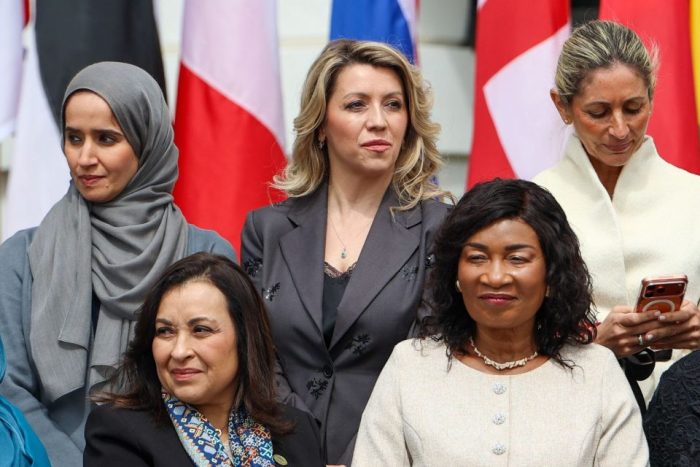 (видео) ГЛОБАЛЕН САМИТ ВО САД: Рози Мицкоска на форумот во Белата куќа се сретна и со првата дама на Франција, Брижит Макрон