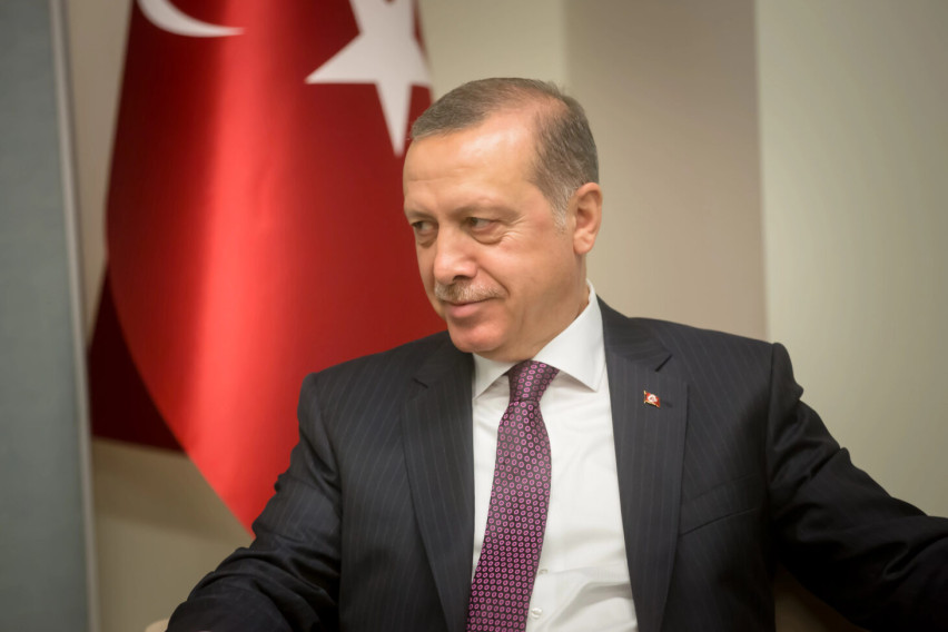 Ердоган: Војната мора да престане пред да го зафати целиот регион