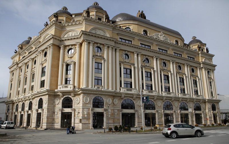 Еден работел – сите земале плата! Од Министерството за односи меѓу заедниците фалат пари, лаптопи…