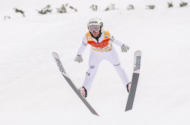 (Видео) Ника скока како постариот брат, за шест и пол метри го подобри светскиот рекорд