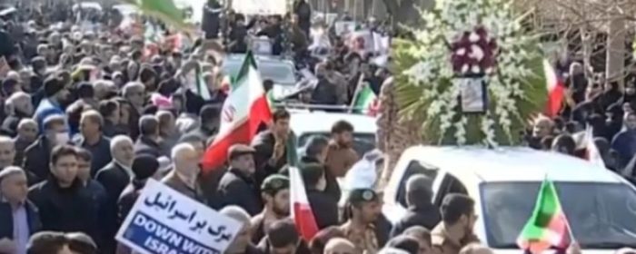 Илјадници Ирачани жалат за смртта на Хамнеи, прогласена 40 дневна жалост