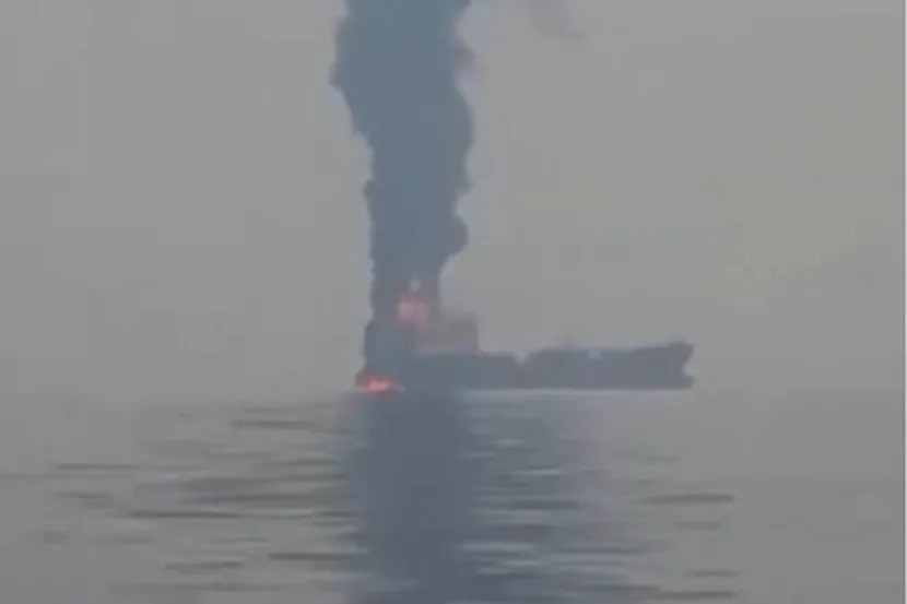 (ВИДЕО) Уште еден грчки брод за петрохемија изгоре во Ормутскиот теснец