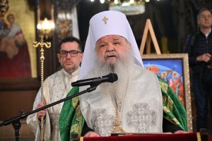 18-годишник од тетовско физички нападнал соселанец, а потоа го удрил со автомобил