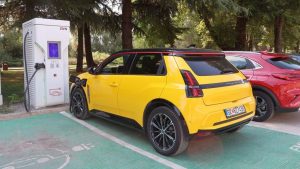 Рено 5 Е-Тек избран за најдобар увозен автомобил од читателите на ауто мотор унд шпорт