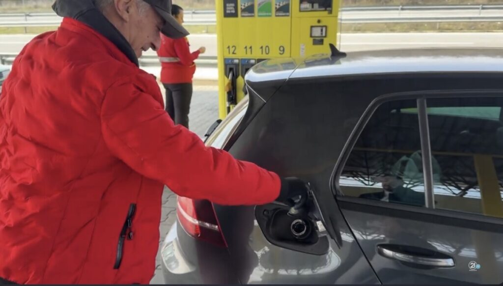 Кризна состојба од 30 дена, се намалува ДДВ-то за горивата – Мицкоски: Дневната заштеда за граѓаните е 200.000 евра, неделната 1,5 милиони евра