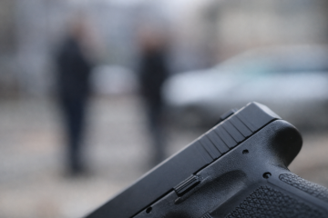 УДИРАН СО КУНДАК ОД ПИШТОЛ: Четириесет и четиригодишен скопјанец физички нападнат во Гази Баба