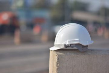 Работник починал по пад од висина во Скопје